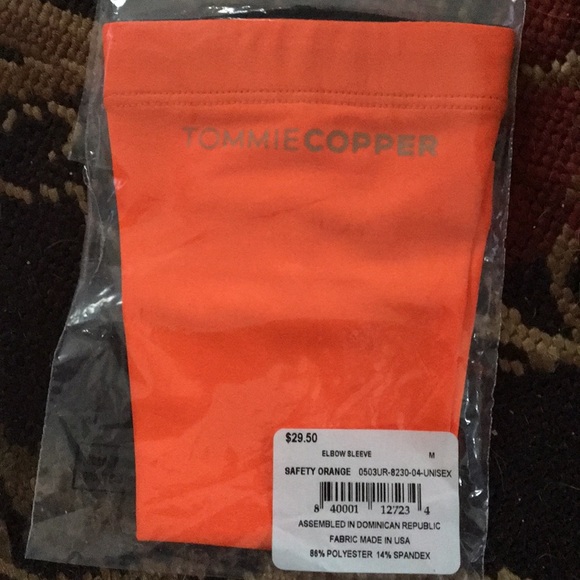 New Tommie Copper elbow sleeve. - Picture 1 of 3